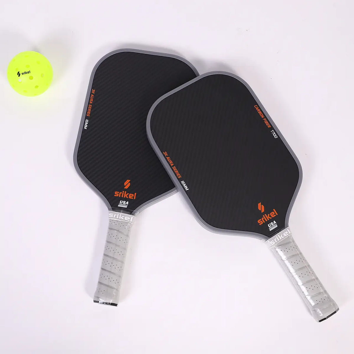 On-the-Go Pickleball Bundle: 2 Aura Paddles + 4 Balls + 1 Carry Bag